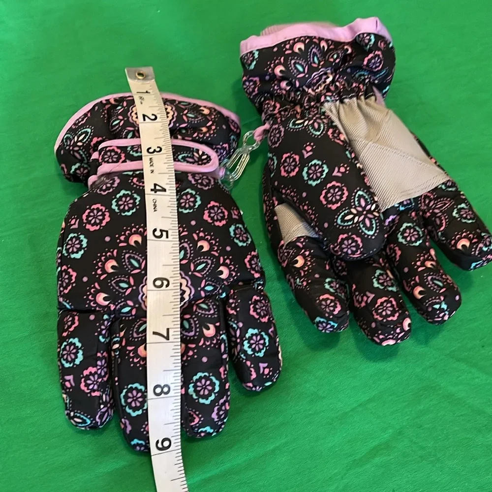 Floral Kids Gloves - Black and Pink